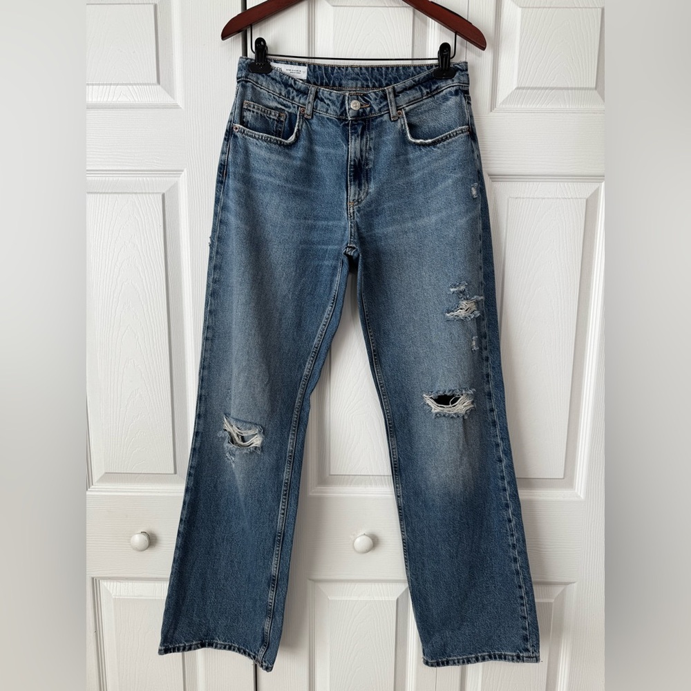 Zara Distressed Straight Leg Jeans Size 6 Medium Wash